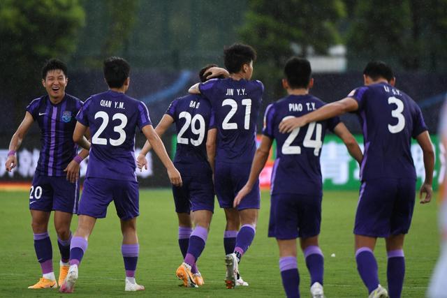 奥利塞连中两球，法国队以3-1获胜